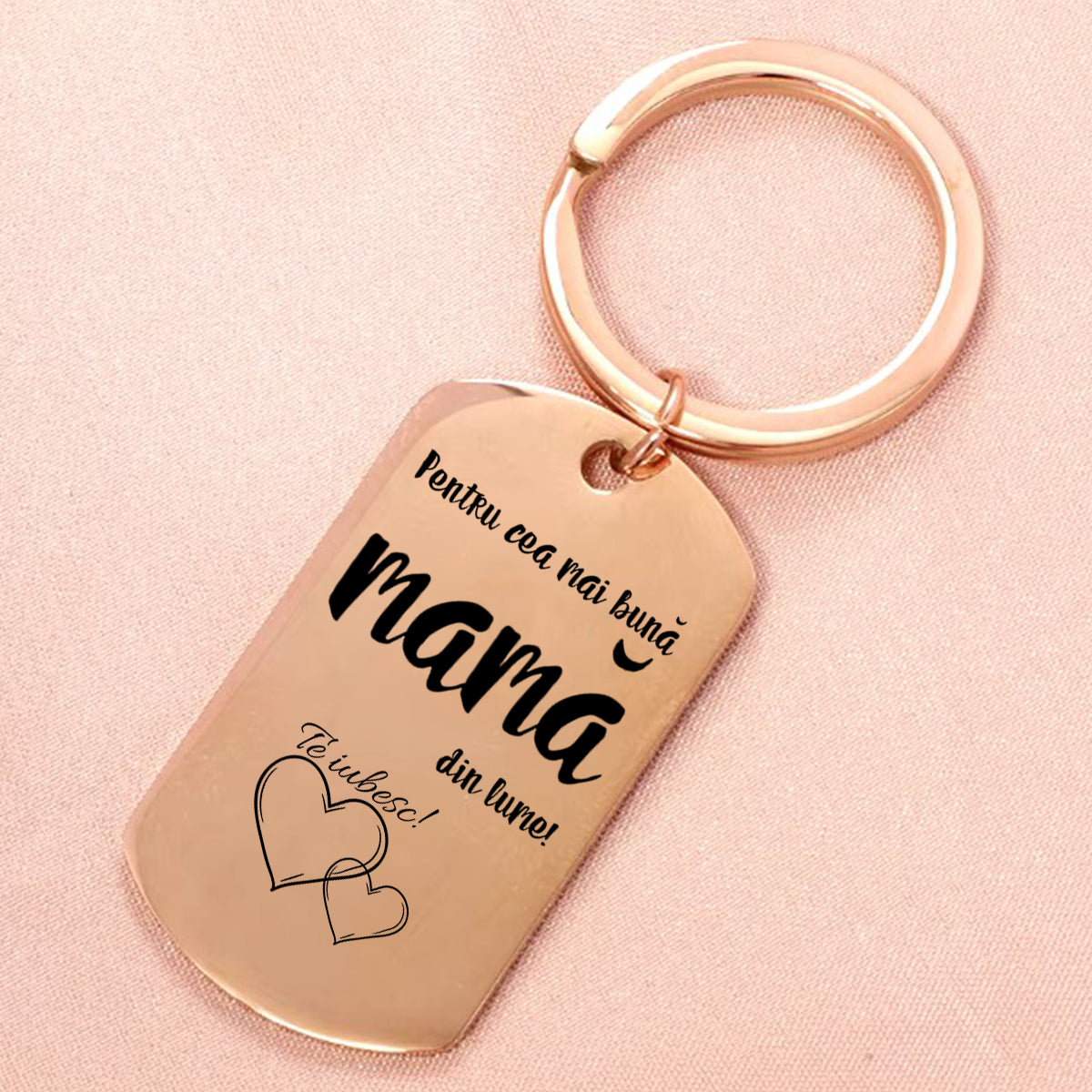 Set Cadou Pentru Mama si Tata, 2 Brelocuri, gravate cu Mesaj ”” Cea mai buna mama din lume / Cel mai bun Tata din Lume”