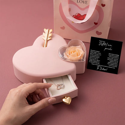 Set cadou romantic cu colier argint 925, cutie Cupidon și trandafir din săpun