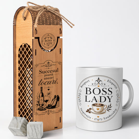 Set cadou Boss Lady - cutie vin din lemn gravat cu mesaj Succesul poarta tocuri, dimensiuni 32x10x9 cm