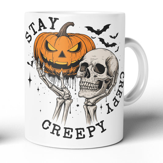 Cana Halloween 330ml – Schelet Cu Dovleac, Text Stay Creepy, Design Vintage Cu Lilieci