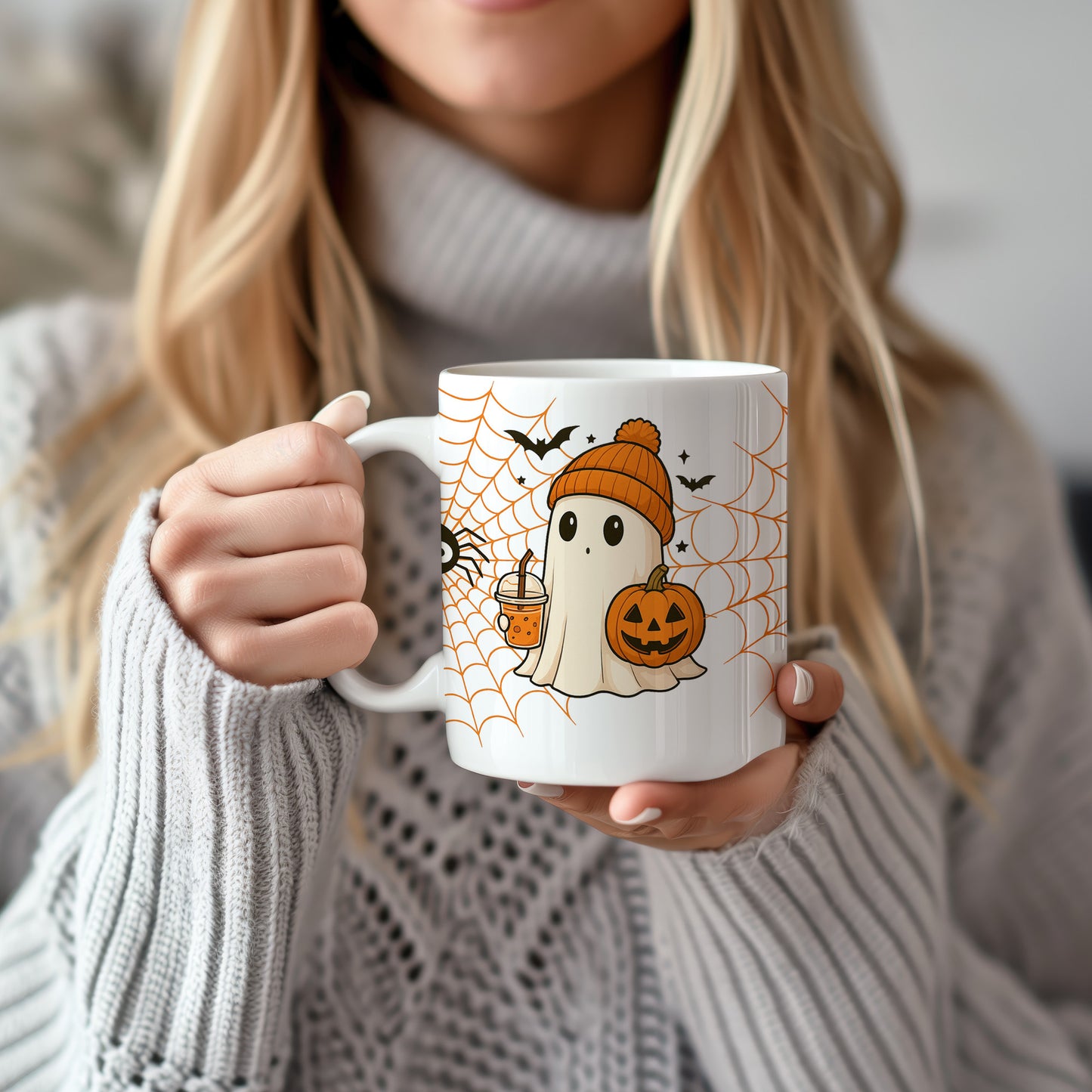 Cana Ceramica Alba Halloween 330ml Joystos – Fantoma Dragalasa cu Dovleac si Bautura, Design de Toamna