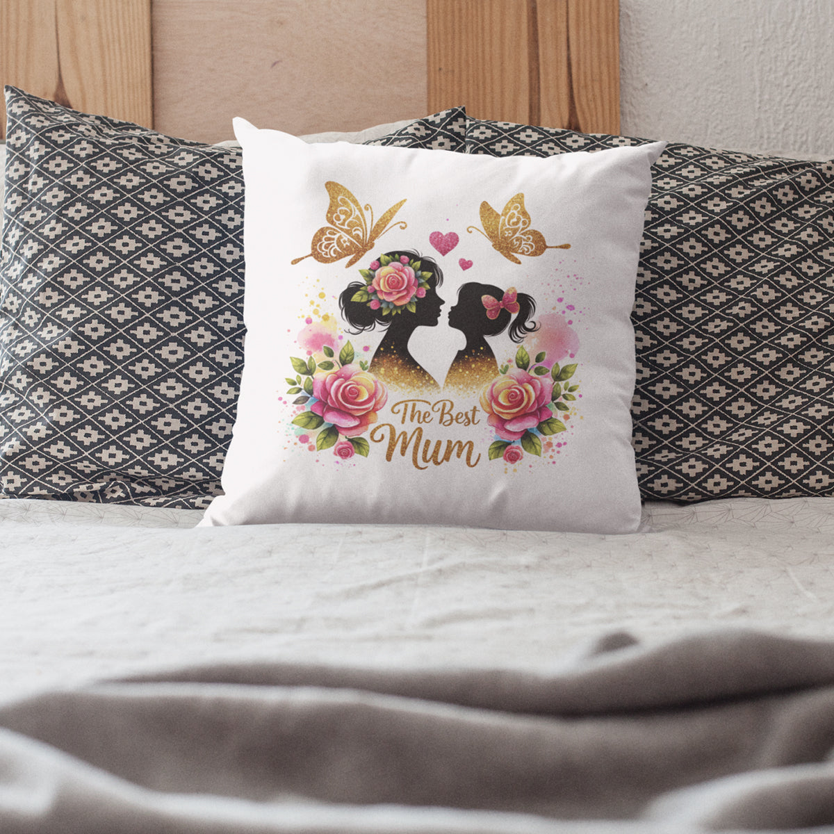 Perna Decorativa, 40 x 40 cm, Printata Cu Mesaj Pentru Mama "The Best Mom", Design cu Flori si Fluturi