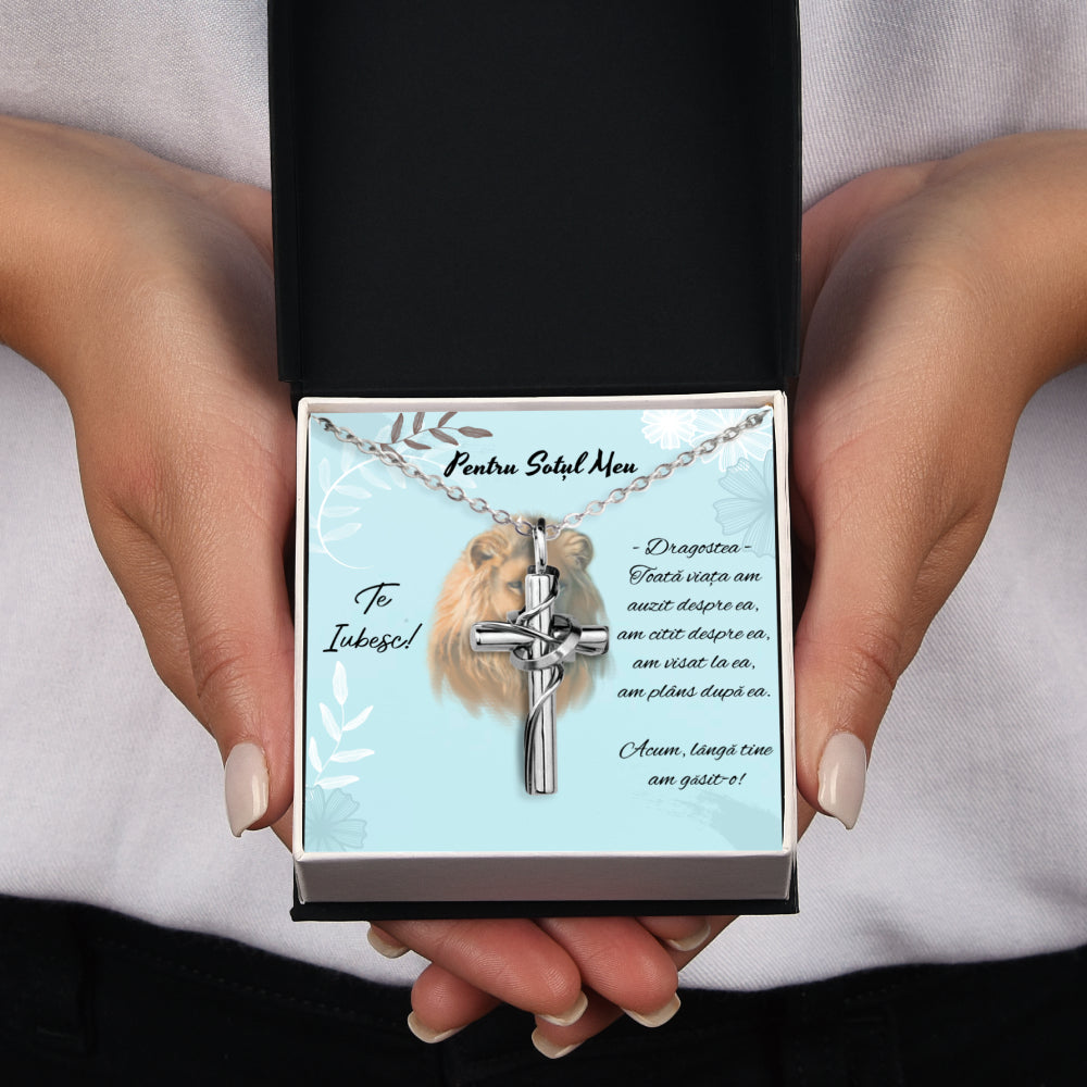 Pandant Cruce Si Lantisor Cu Card Personalizat Pentru Sot