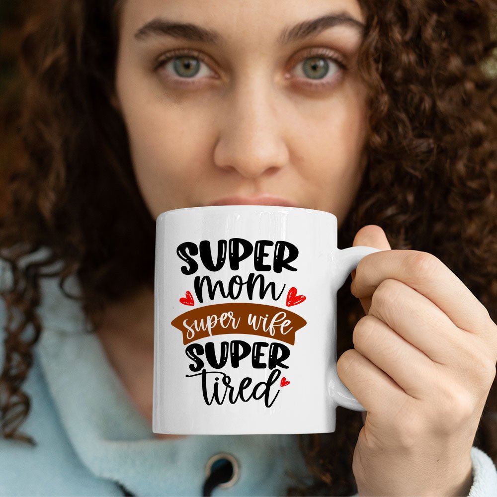 Cadou Pentru Mama, Cana Ceramica, 330 ml, Mesaj "Super Mom Super Wife Super Tired" - Alexia Gifts